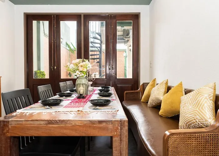 Villa For Big Groups 3mins Walk Mrt *
