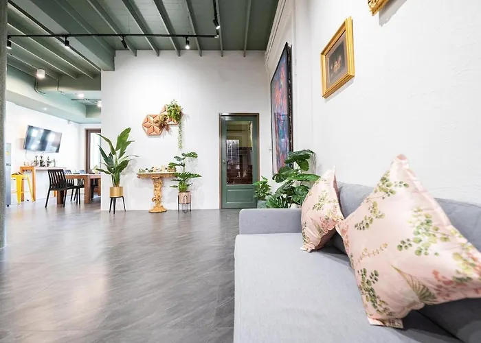 Villa For Big Groups 3mins Walk Mrt *